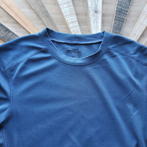 REI Men's Small 100% Polyester Activewear Long Sleeve Shirt USA